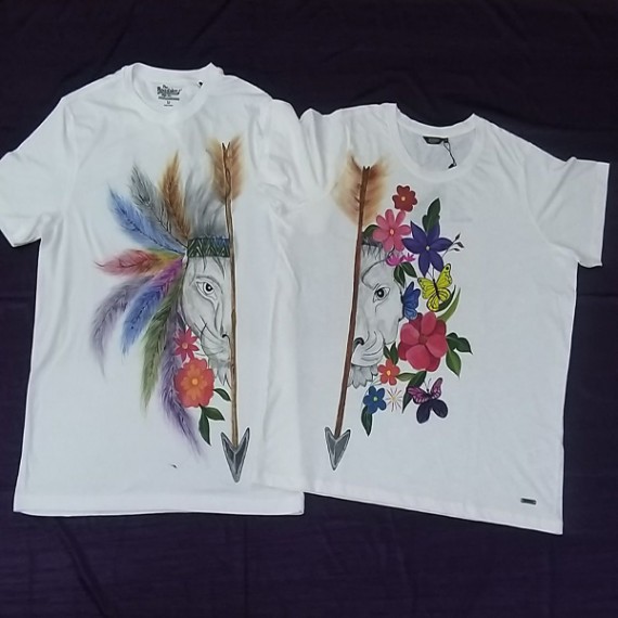 https://kvdesigners.com/products/couple-hand-painting-t-shirt